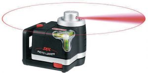 Při vytváření roviny pro zavěšení nosné konstrukce podhledu nám může hodně ulehčit práci otočný laser