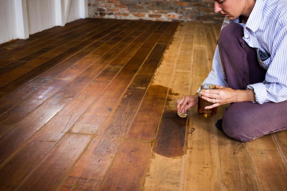 Jak natřít dřevěnou podlahu?