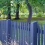 Mezi barevnými odstíny tuzemských venkovských dřevěných plotů převažuje hnědá či přírodní patina, ale proč nevyzkoušet i jiné barvy? Foto: Shutterstock