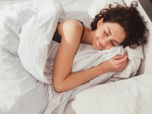 Přikrývka má zásadní vliv na naši tepelnou pohodu během spánku. Foto: Shutterstock
