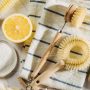 přírodní čištění citronem a jedlou sodou