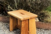 dřevěná stolička