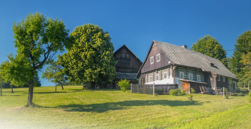 Chcete zrekonstruovat chalupu a nevíte, kde na to vzít? Možností je hned několik!