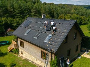 montáž solárních panelů