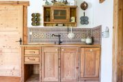dřevěná rustikální kuchyně