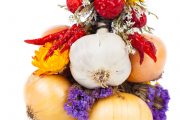 podzimní chalupářská dekorace z dozávajících plodin