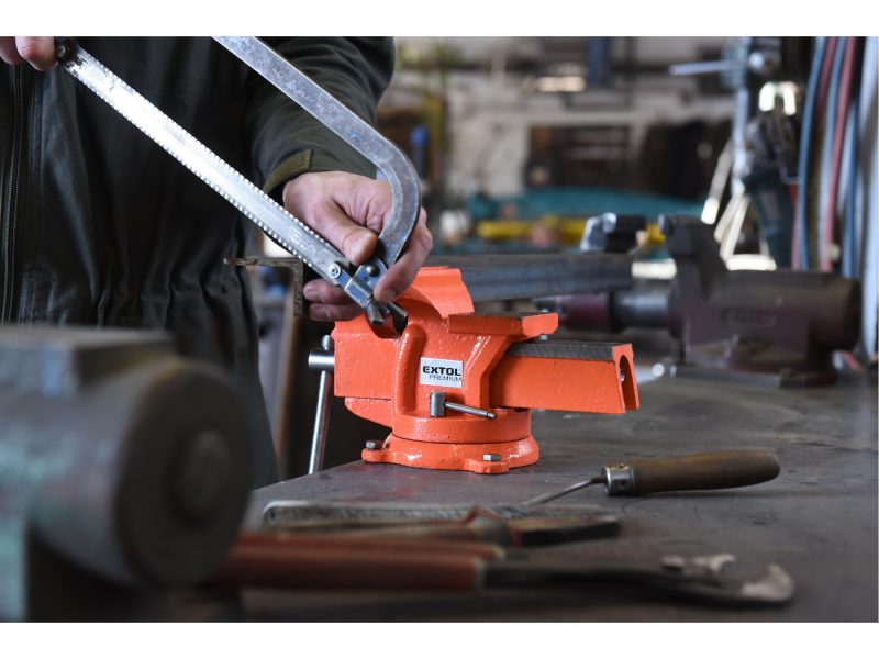 Svěrák je v dílně nutný