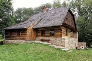 Dveře a okna: vizitka chalupy