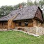 Dveře a okna: vizitka chalupy